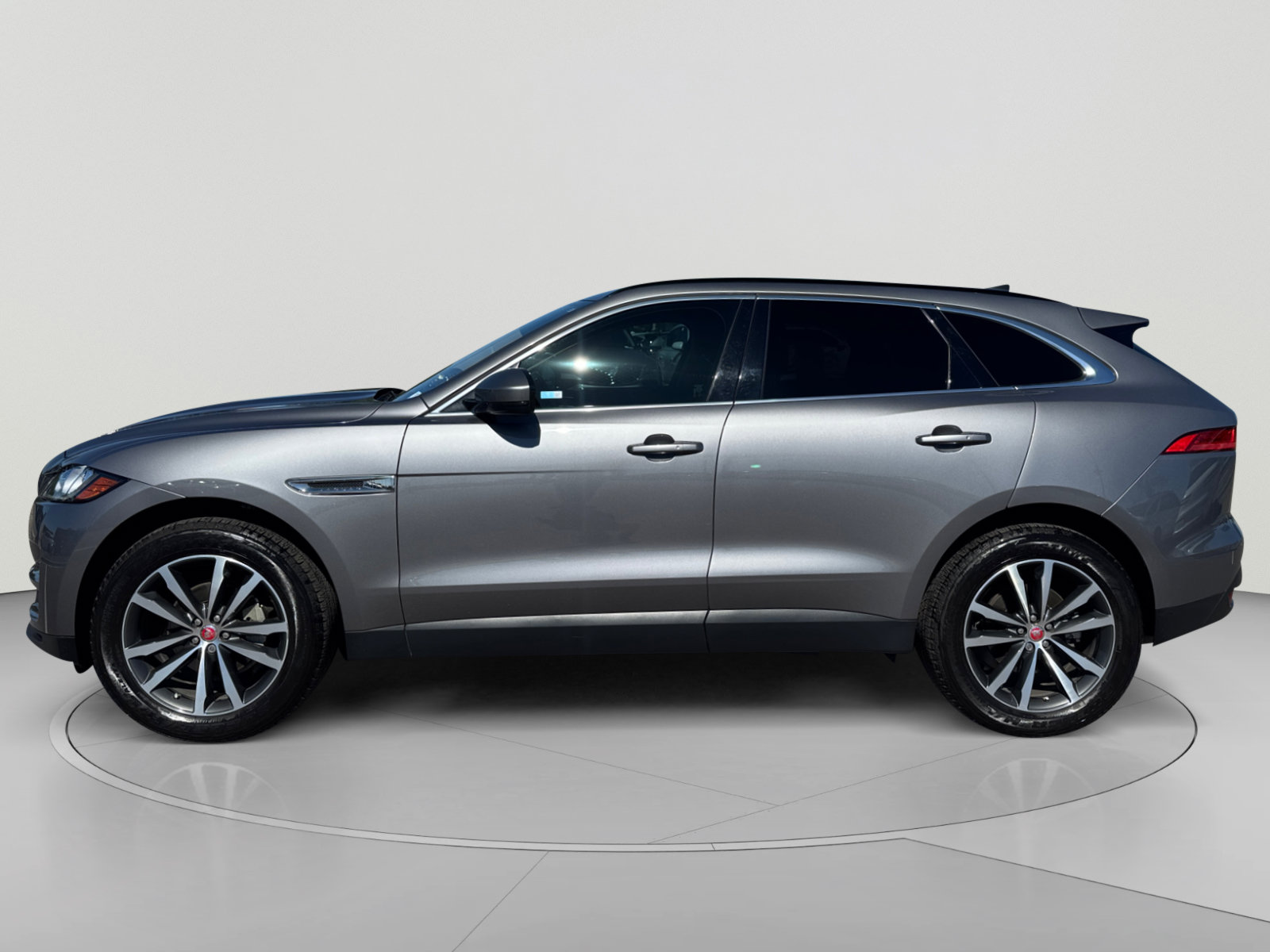 Used 2020 Jaguar F-PACE Prestige AWD/4WD image 2