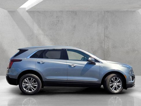 Used 2022 Cadillac XT5 Premium Luxury FWD image 3