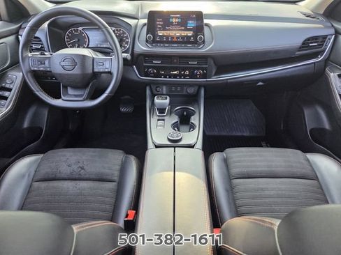 Used 2025 Nissan Rogue SV AWD/4WD image 12