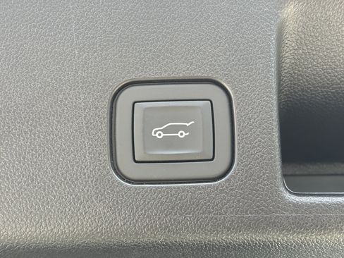 Used 2024 Chevrolet Equinox EV LT w/ LPO, Blackout Package AWD/4WD image 10