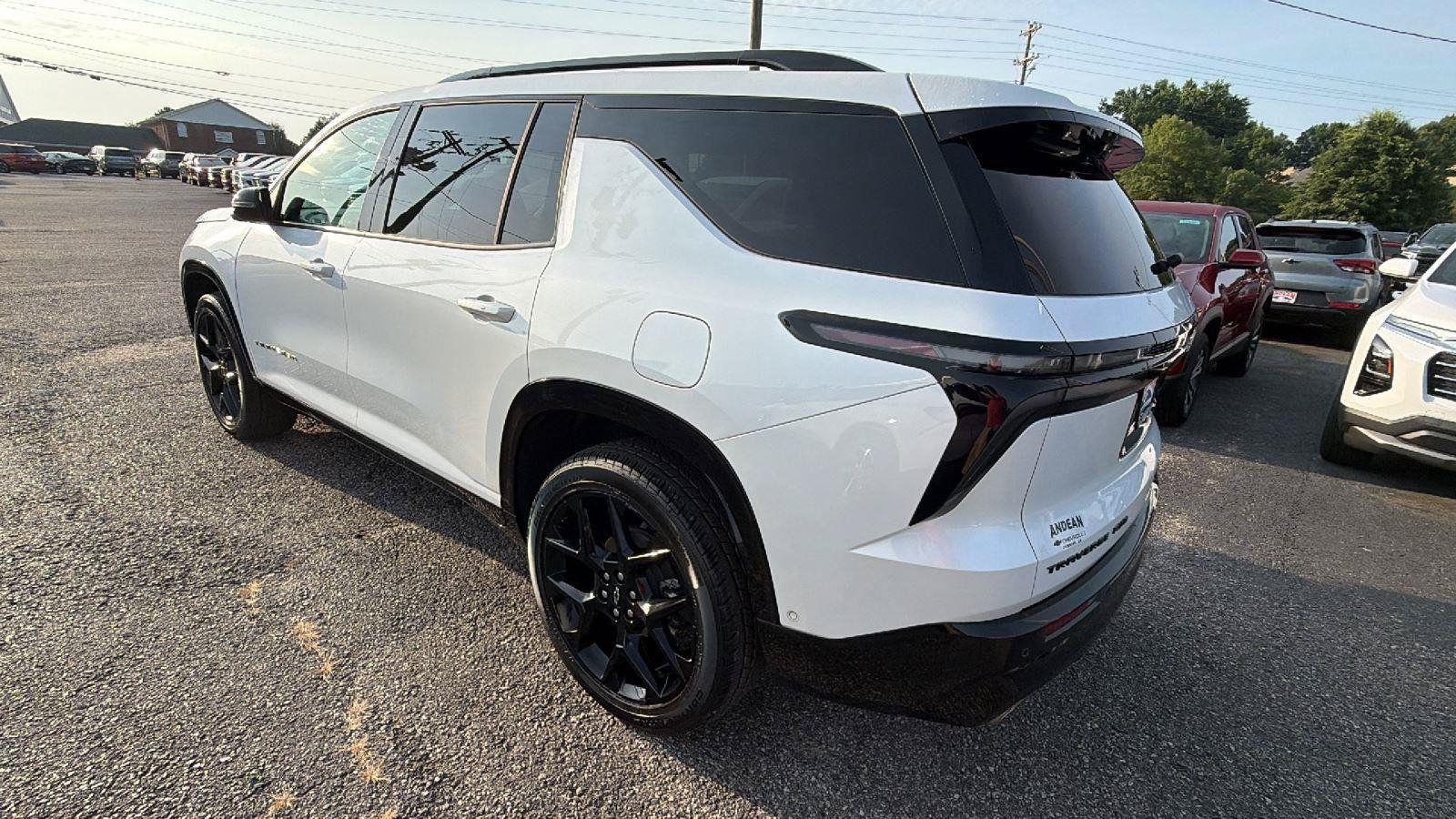 Used 2024 Chevrolet Traverse RS AWD/4WD image 11
