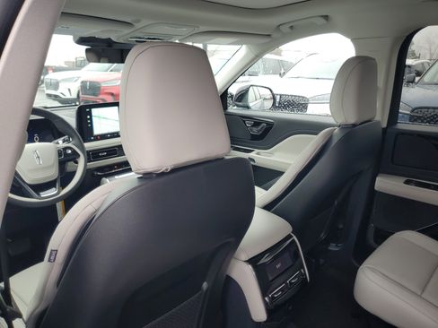 New 2026 Lincoln Aviator Premiere image 24