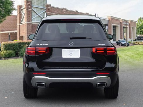 New 2025 Mercedes-Benz GLB 250 4MATIC image 5