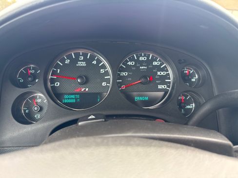 Used 2014 Chevrolet Suburban LT AWD/4WD image 17