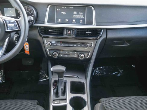 Used 2020 Kia Optima LX image 12