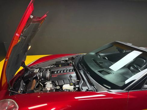 Used 2006 Chevrolet Corvette Convertible w/ Preferred Equipment Group RWD image 29
