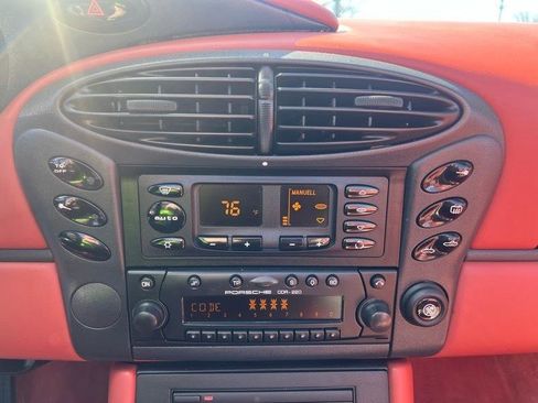 Used 1999 Porsche Boxster RWD image 18
