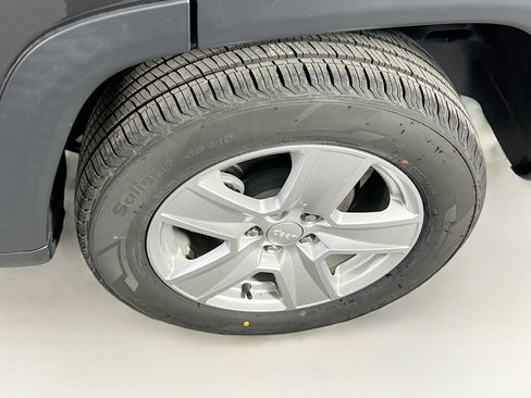 Used 2022 Jeep Compass Latitude AWD/4WD image 28