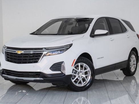 Used 2022 Chevrolet Equinox LT w/ Driver Convenience Package image 4