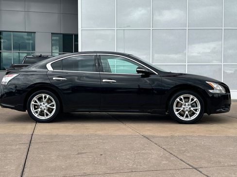 Used 2014 Nissan Maxima 3.5 SV w/ Premium Package FWD image 3
