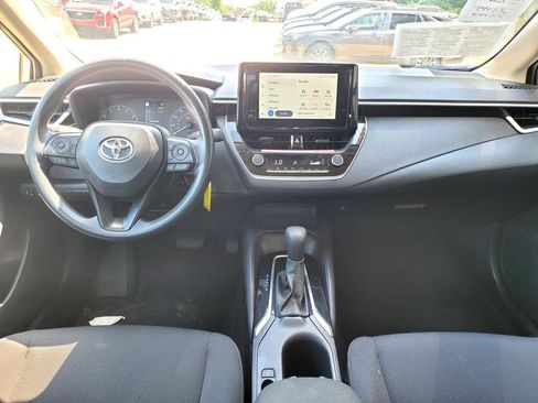 Used 2025 Toyota Corolla LE FWD image 8