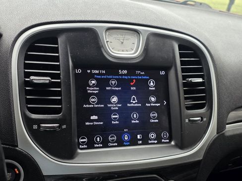 Used 2019 Chrysler 300 Touring w/ Sport Appearance Package RWD image 14