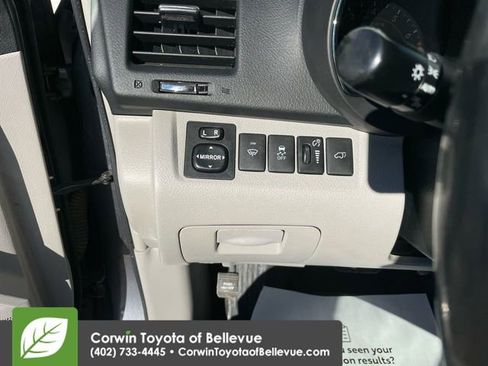 Used 2011 Toyota Highlander 4WD image 19