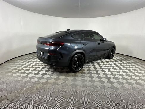 Used 2022 BMW X6 xDrive40i w/ Premium Package image 4