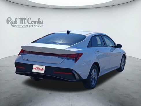 New 2026 Hyundai Elantra SE FWD image 5