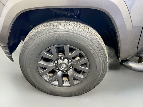 Used 2022 Toyota Tacoma SR5 w/ Technology Package image 13