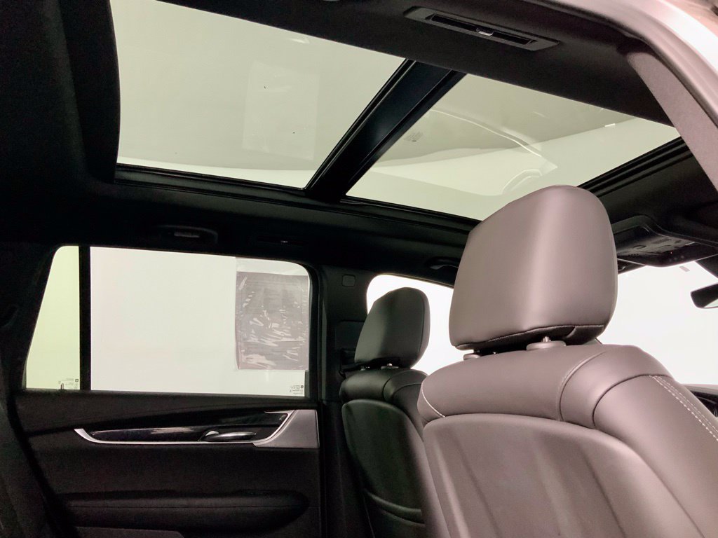 Used 2020 Cadillac XT6 Premium Luxury AWD/4WD image 2