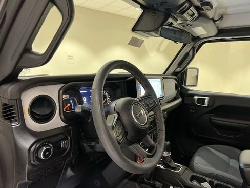 Used 2024 Jeep Wrangler Unlimited Sport AWD/4WD image 9