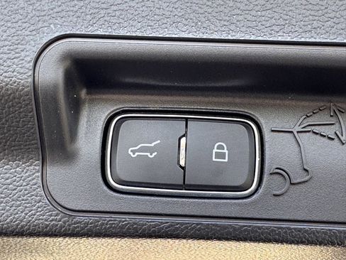 Used 2025 Ford Explorer ST-Line w/ Premium Package image 14