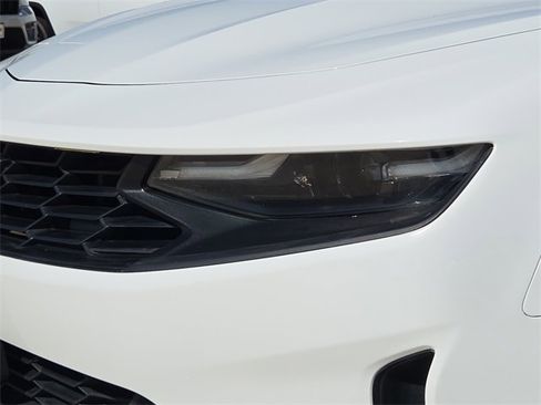 Used 2020 Chevrolet Camaro LT image 4