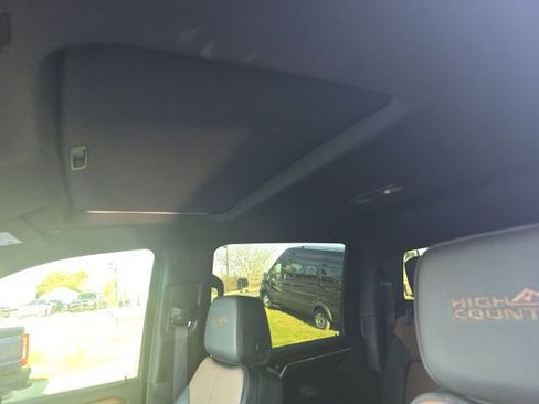 Used 2024 Chevrolet Silverado 3500 High Country w/ High Country Premium Package image 17