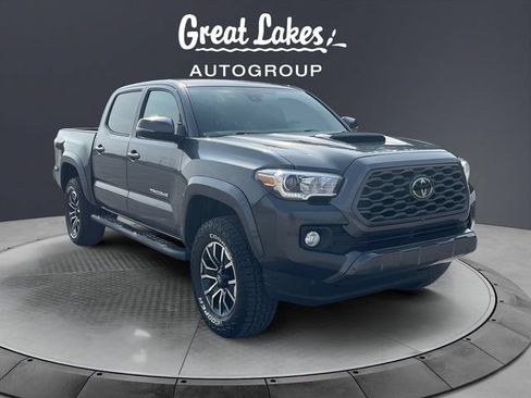 Used 2022 Toyota Tacoma TRD Sport AWD/4WD image 7