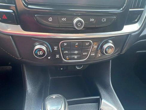 Used 2020 Chevrolet Traverse LT w/ Driver Confidence II Package AWD/4WD image 20
