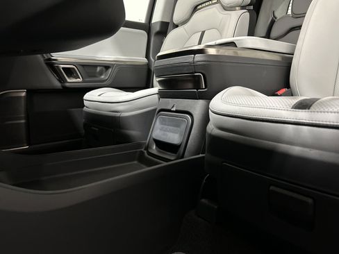 Used 2022 Rivian R1T Adventure image 31