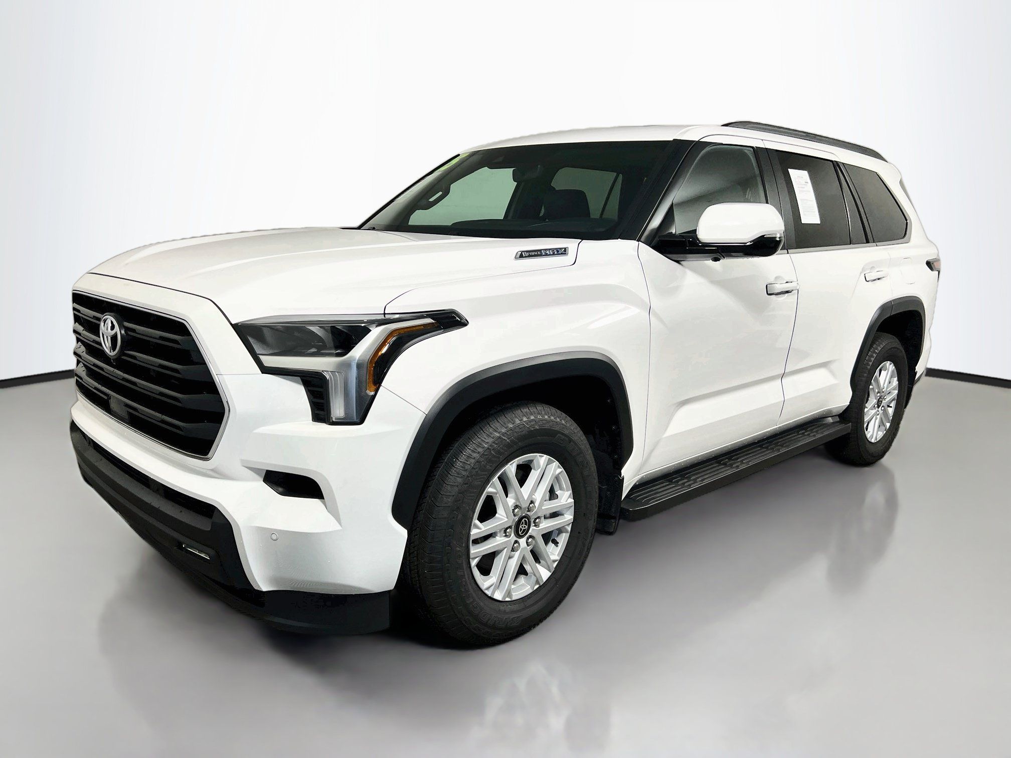 Used 2025 Toyota Sequoia SR5 AWD/4WD image 10