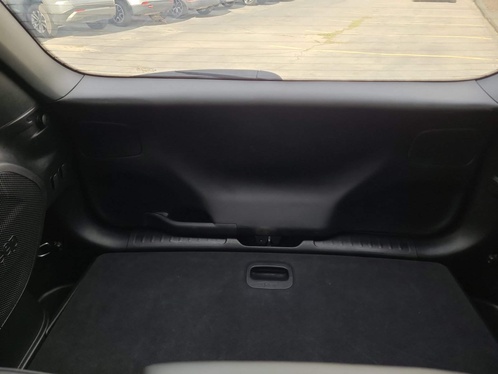 Used 2022 Jeep Cherokee Latitude w/ Sun & Sound Group AWD/4WD image 33