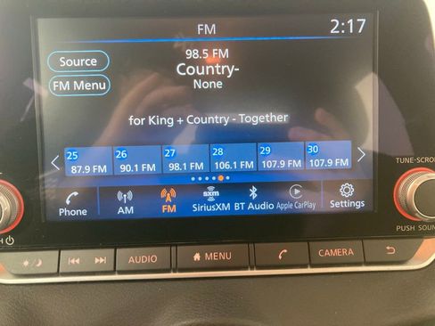 Used 2024 Nissan Sentra SV image 3