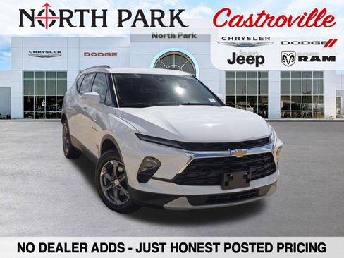 Used 2024 Chevrolet Blazer LT FWD image 1