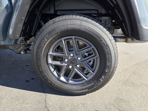 New 2026 Jeep Gladiator Sport image 37