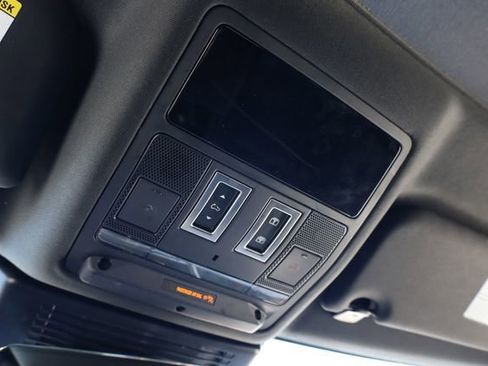 Used 2024 Jaguar F-PACE R-Dynamic S image 21