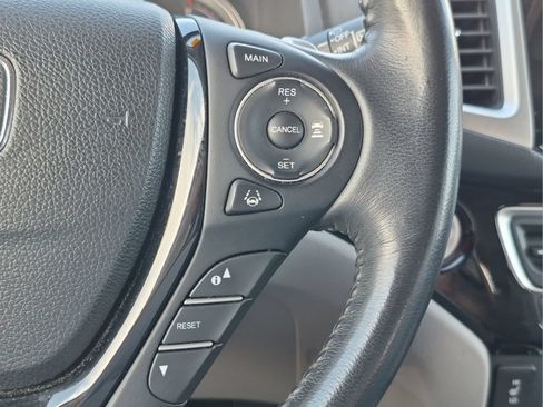 Used 2017 Honda Pilot Touring image 12