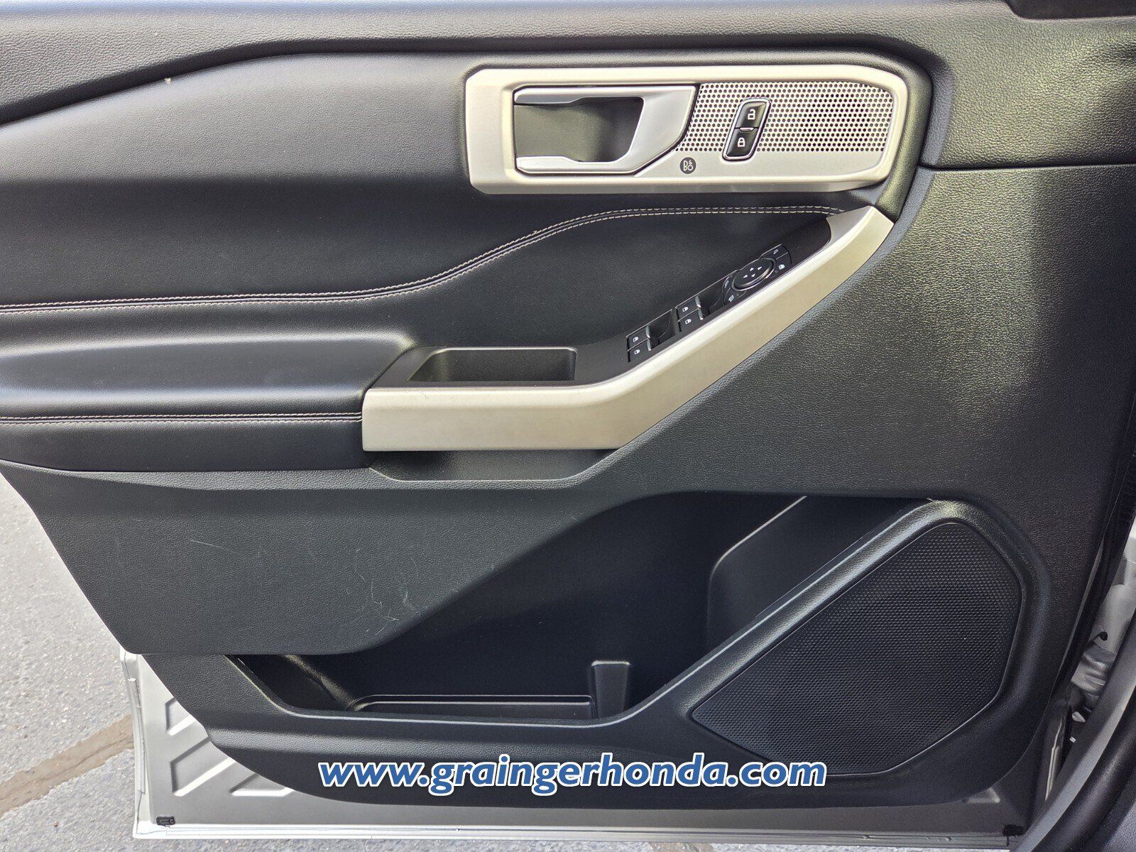 Used 2023 Ford Explorer Limited RWD image 24
