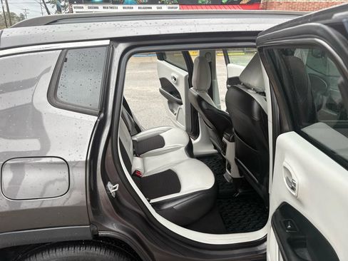 Used 2020 Jeep Compass Latitude w/ Popular Equipment Group image 5