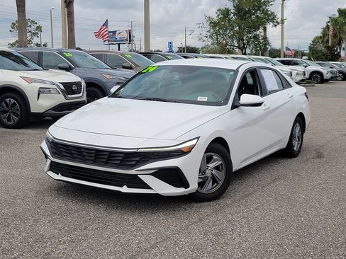 Used 2024 Hyundai Elantra SE FWD image 1