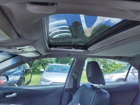 Used 2013 Toyota Camry SE image 12