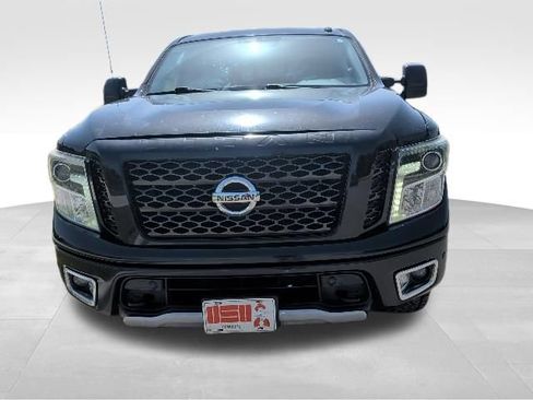Used 2017 Nissan Titan PRO-4X AWD/4WD image 8