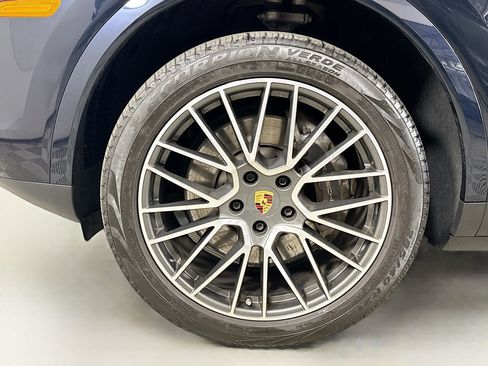 Certified 2023 Porsche Cayenne AWD/4WD image 29