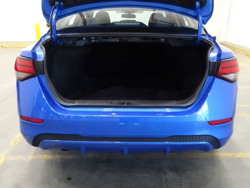 Used 2023 Nissan Sentra SV image 9