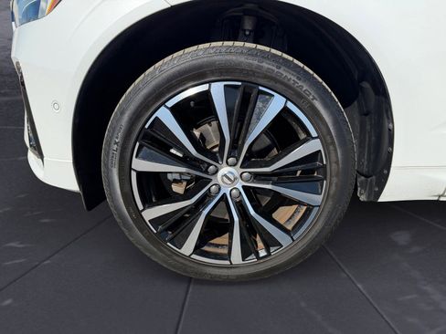 Used 2023 Volvo XC60 B5 Plus w/ Protection Package Premier image 14