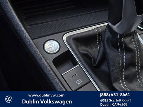 Certified 2025 Volkswagen Jetta SE FWD image 19