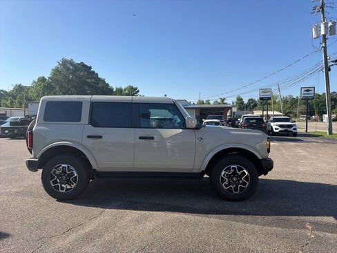 New 2026 Ford Bronco Outer Banks AWD/4WD image 5