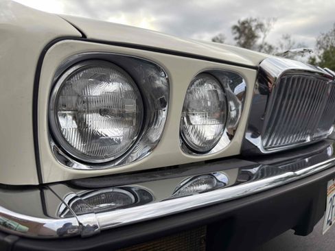 Used 1988 Jaguar XJ6 image 44