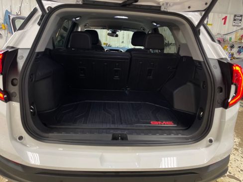 Used 2024 GMC Terrain SLE w/ Driver Convenience Package AWD/4WD image 21