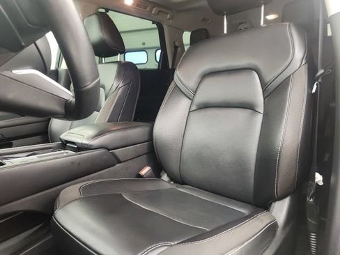Used 2024 Nissan Pathfinder SL w/ SL Premium Package FWD image 15