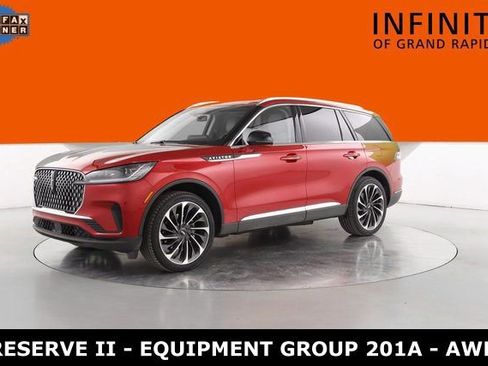 Used 2025 Lincoln Aviator Reserve w/ Equipment Group 201A image 7