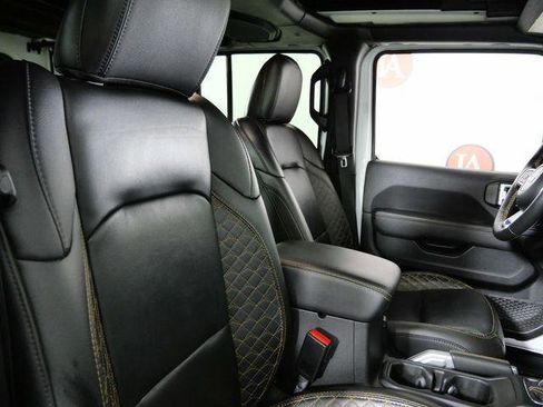 Used 2021 Jeep Wrangler Unlimited Sahara image 12